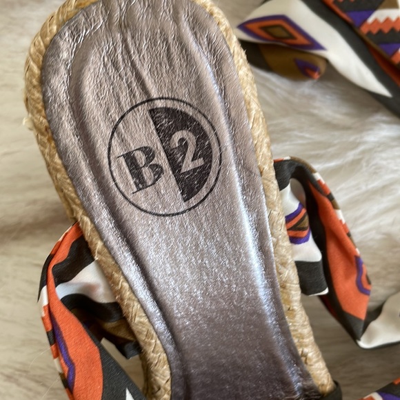 Lace up espadrilles size 8 - Picture 6 of 8